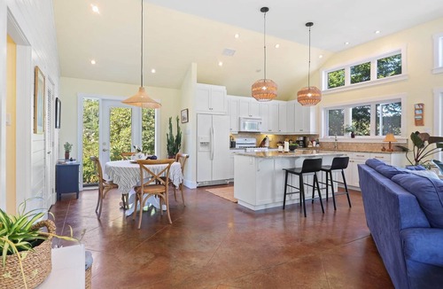 Upper Blandford House | The Nest at Deep Cove