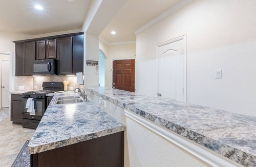 Houston House | The Nest at Hackmatack