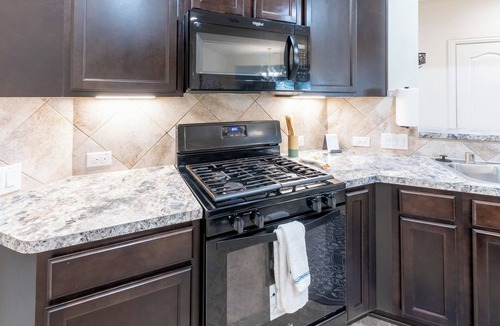 Houston House | The Nest at Hackmatack