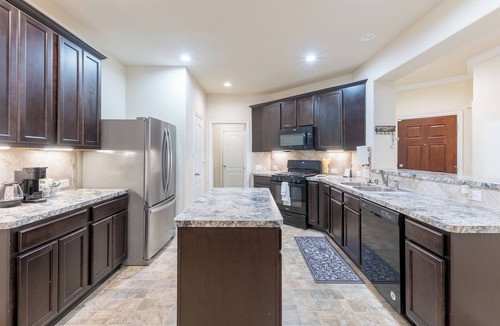 Houston House | The Nest at Hackmatack