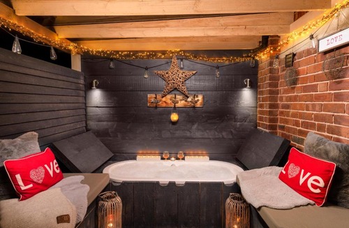 Nantwich House | The Nest Barnlette