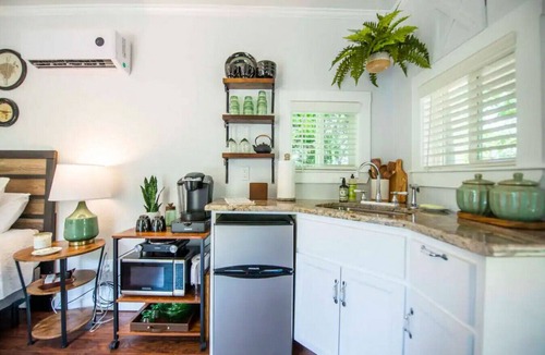 Waco House | The Nest - Cozy Cottage Near Baylor and Magnolia