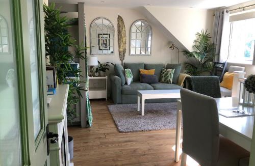 Sheffield Green House | The Nest Danehill