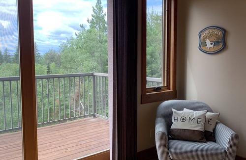Kenora Cottage | The Nest - Modern 3 Bedroom Cottage with Bunkie