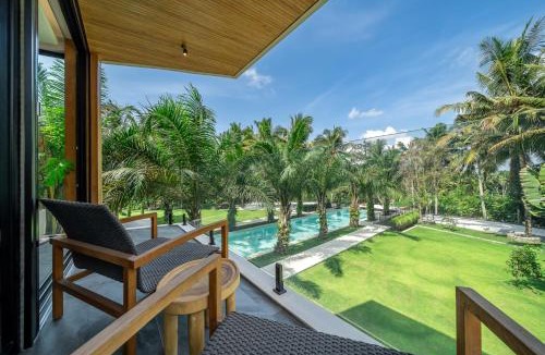 Melayang Villa | The Nest- Panoramic Jungle Luxury Estate with Helipad and Huge Pool
