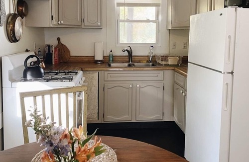 Rifton Cottage | ‘The Nest’ Romantic Cottage in Hudson Valley