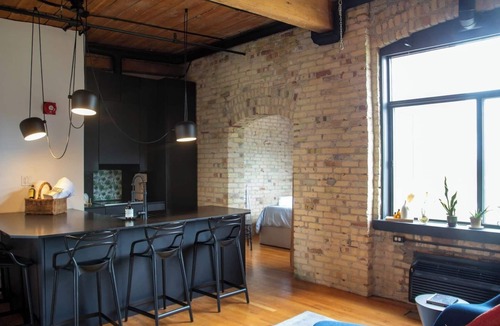 Parkdale Apartment | The Nest - Spacious Luxury Loft in Toronto with Den. Street car accessible!