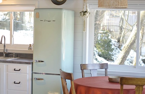 Virginville Cabin | "THE NEST" @ the lake.