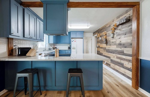 Downtown Klamath Falls House | The Nest with Firepit & Backyard Swings