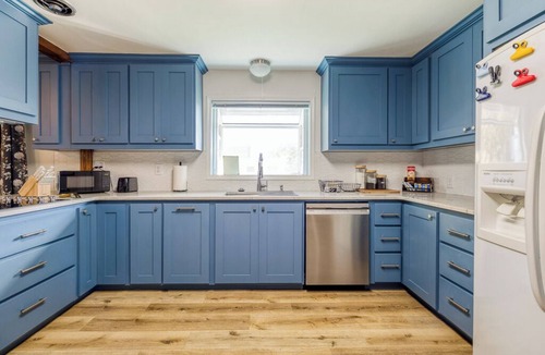 Downtown Klamath Falls House | The Nest with Firepit & Backyard Swings