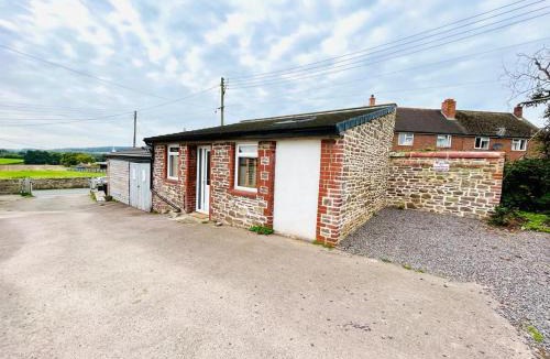 Lydney House | The Netherend Inn - Pet Friendly Haven