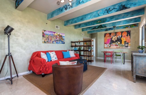 South Beach Apartment | The Netherland R5B on OceanDr + Park&Gym