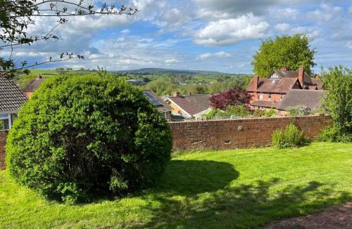 Boraston Apartment | The New House