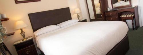 Clifford Chambers Hotel | The New Inn Hotel