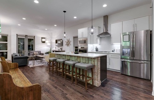 Edgehill Villa | The New Nashview: 4BR Gulch | Rooftop Fire Pit