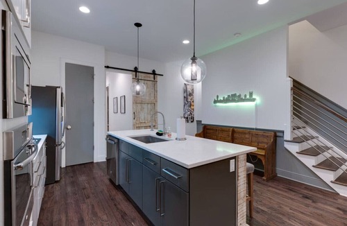 Edgehill Villa | The New Nashview: 4BR Gulch | Rooftop Fire Pit