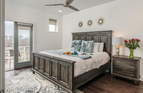 Edgehill House | The NEW Nashview Rooftop-Skyline View - Sleeps 12