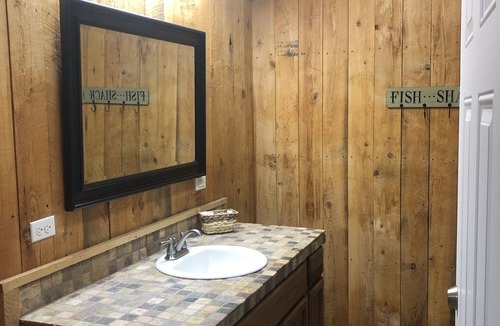 Samburg Cabin | The Nicest Place on Reelfoot Lake for a Group of Family or Friends