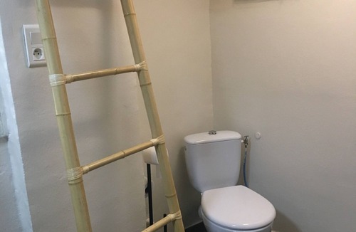 Vendargues Bed & Breakfast | The Nico Zen Home Workshop