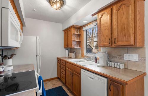 Southwest Minneapolis Apartment | The Nicollet Nook Unit 2