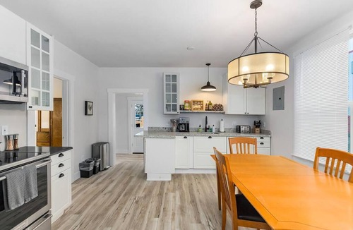 Stanwood Apartment | The Nighthawk Eyrie