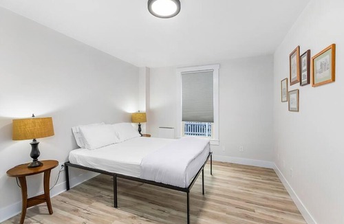 Stanwood Apartment | The Nighthawk Eyrie