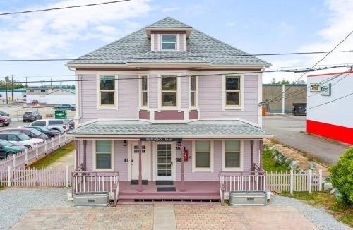 Stanwood Apartment | The Nighthawk Eyrie