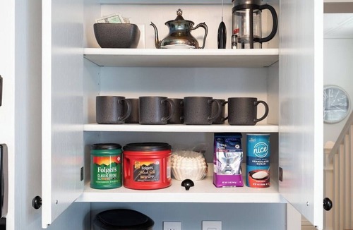 Richfield House | The Nightingale · King Bed l 5 min to MOA l 75 & 65 HDTV I Ping Pong