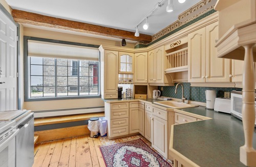 Brockville Apartment | The Noble Suites