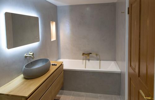 Wincanton Hotel | The Nog Inn