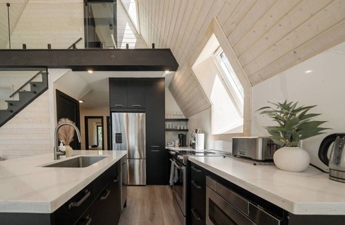 Gravenhurst House | [The Noir]A Truly Unique A-Frame