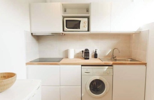 Tarbes Apartment | The Nomada - Magnificent New Studio!