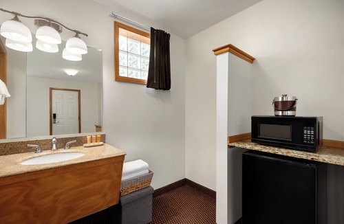 Downtown Steamboat Springs Hotel | The Nordic Lodge