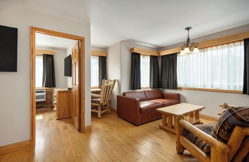 Downtown Steamboat Springs Hotel | The Nordic Lodge