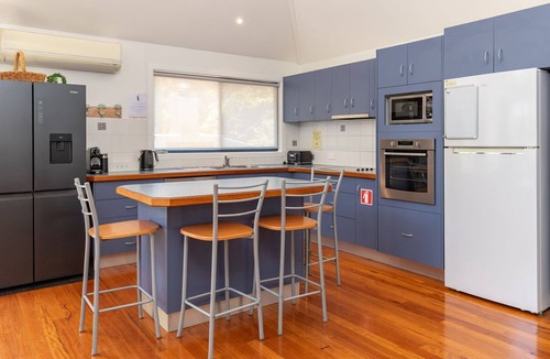 Smiths Lake House | The Norfolk - Pacific Palms Holidays