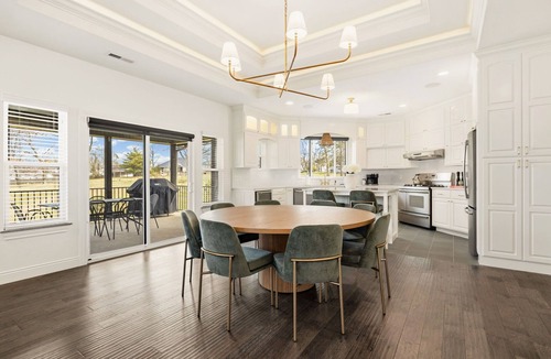 Downtown House | The Northender-Walk Downtown-ON MTB trail-HotTub