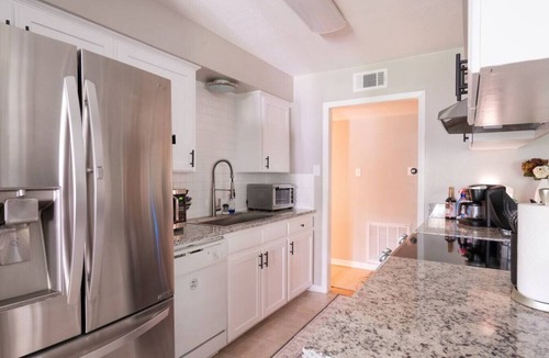 College Station House | The Northgate Nook - Cozy 3 Bedroom Home