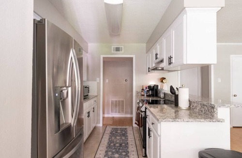 College Station House | The Northgate Nook - Cozy 3 Bedroom Home
