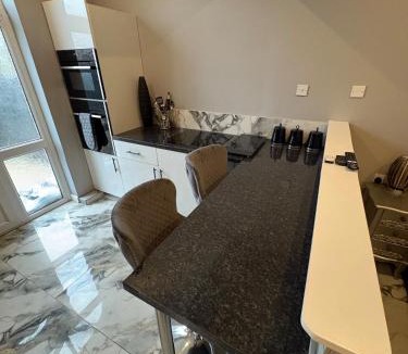 Bawburgh Apartment | The Norwich Hideaway - Private Hot Tub