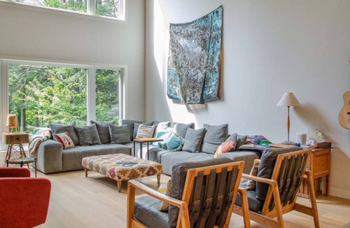 Irondale House | The Nottage-4BR, AC, Pet-friendly, Unlimited Wifi!