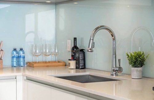 Victoria Park Apartment | The Nova - Stampede Views & Free Parking!