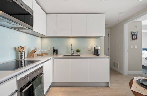 Victoria Park Apartment | The Nova - Stampede Views & Free Parking!