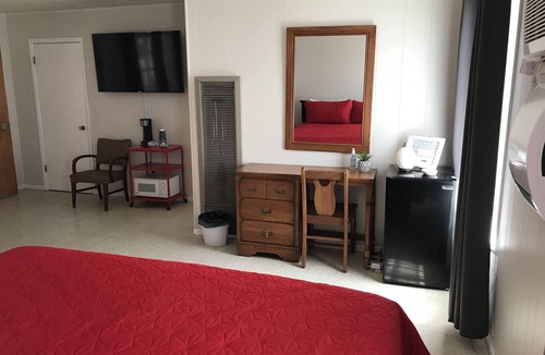Barksdale Cabin | The Nueces River Retreat - Room #5