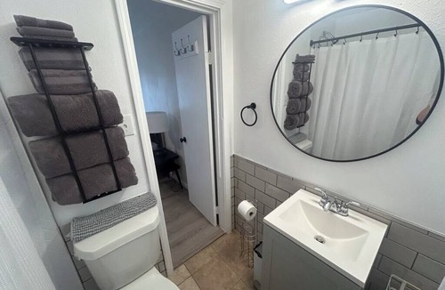 Barksdale House | The Nueces River Retreat - Room #2