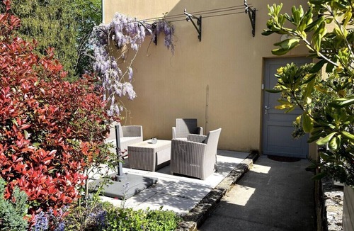 Pont-d'Ain Apartment | the nutcracker workshop