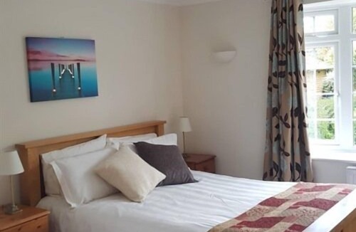 Cheselbourne Bed & Breakfast | The Oak at Dewlish