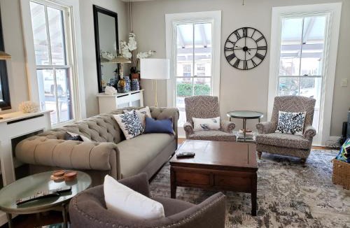 Circuit Avenue Hotel | The Oak Bluffs Inn