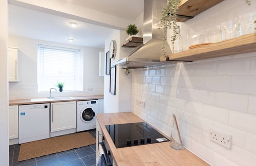 Deepcar House | The Oak Cottage: Charming house