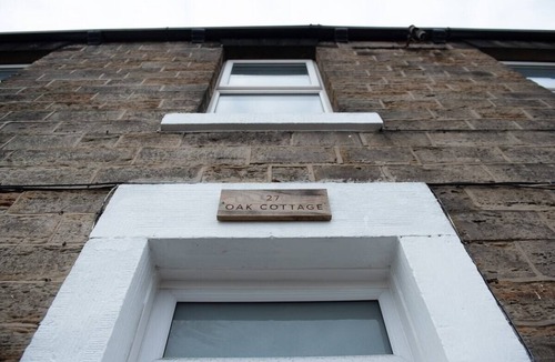 Deepcar House | The Oak Cottage: Charming house