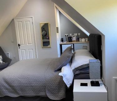 Cottingham Apartment | The Oak House studio